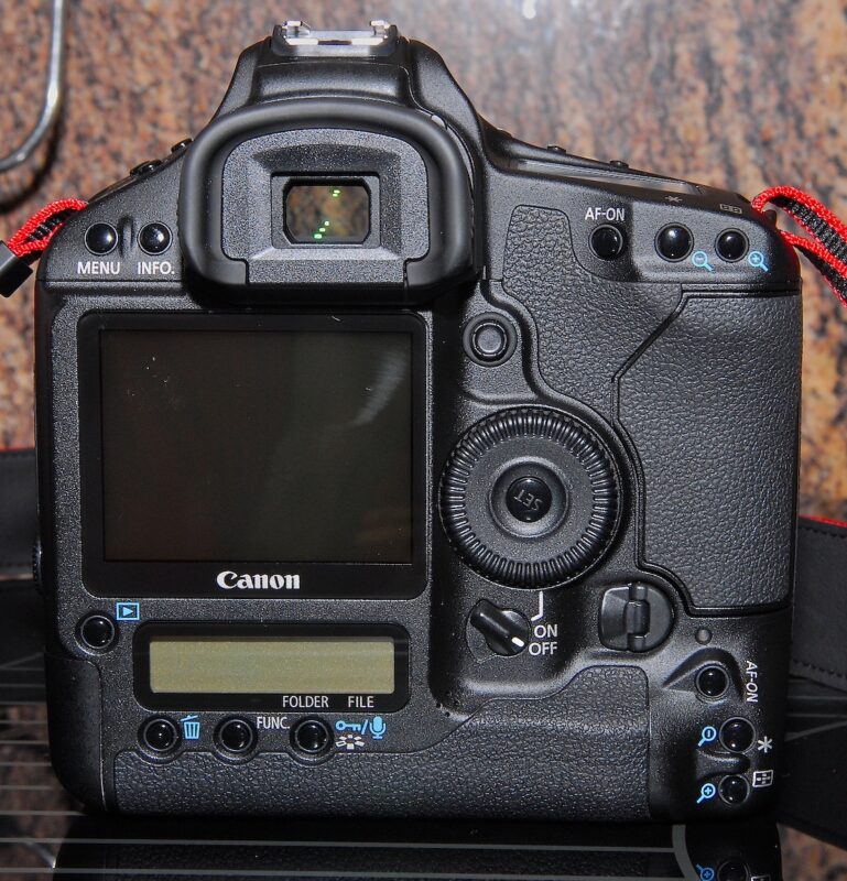 التركيز بالزر الخلفي Back Button Focus: الإعداد الذي يغيّر طريقة تصويرك 2 التركيز بالزر الخلفي