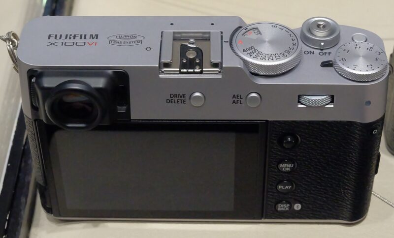 فوجي فيلم Fujifilm X100VI: الكاميرا الأكثر طلباً تحصل على مستشعر 40 ميغابكسل ومثبت داخلي 2 Fujifilm X100VI