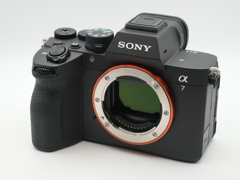 سوني Sony A7 V: مستشعر شبه مكدس بدقة 33 ميغابكسل وتصوير 30 إطاراً دون انقطاع 2 سوني A7 V